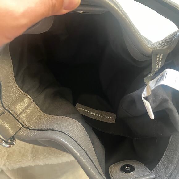 Marc by Marc Jacobs Q Hillier Pebbled Hobo Shoulder bag in gray - Picture 7 of 13